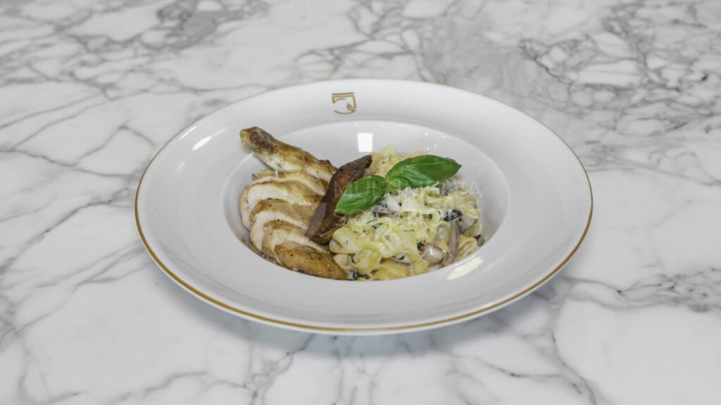 ColtEquestrian_FettucciniAlfredo (Medium)